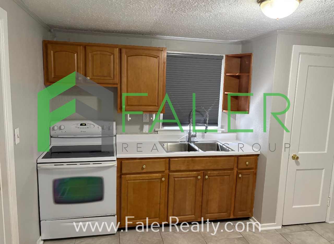 2052 Culver Ave - Photo 5 of 8