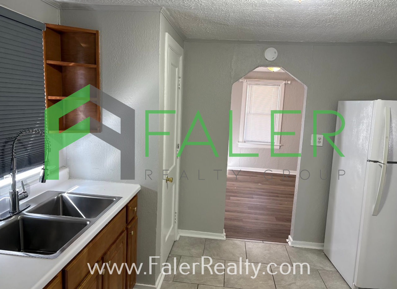 2052 Culver Ave - Photo 6 of 8