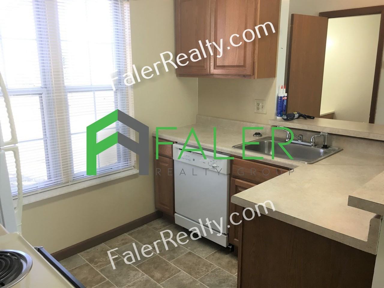 2151 Chapel Dr - Photo 6 of 12