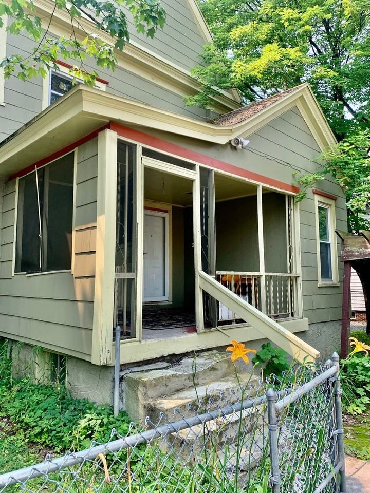 329 Salt Springs Rd - Photo 4 of 21