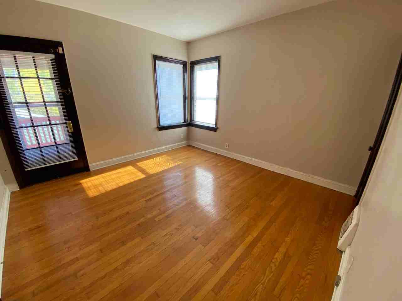 5436 Morganford Rd Fl 2 - Photo 7 of 17