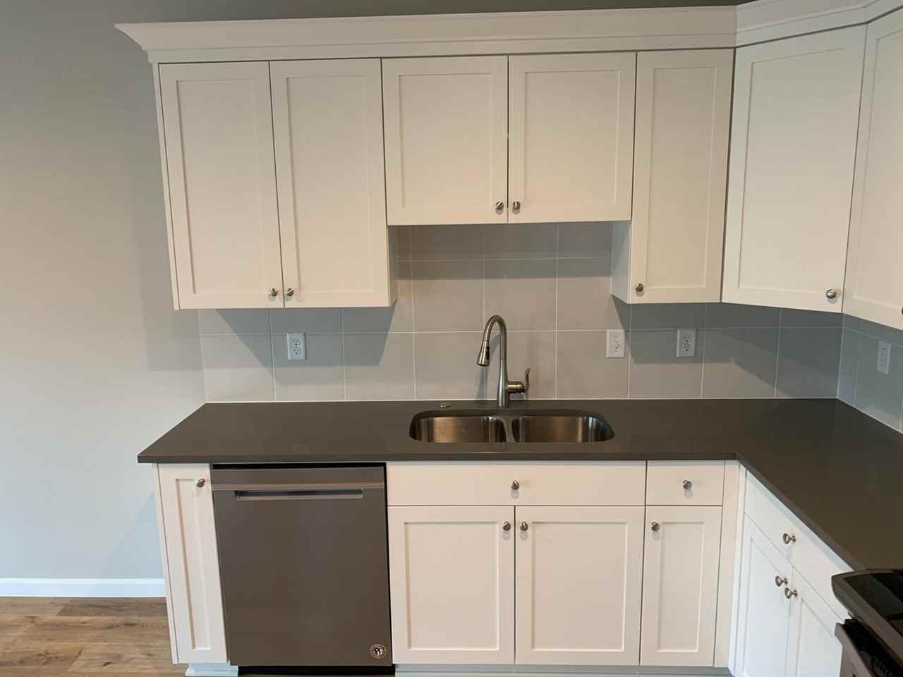 827 Front Ave Ne - Photo 5 of 5