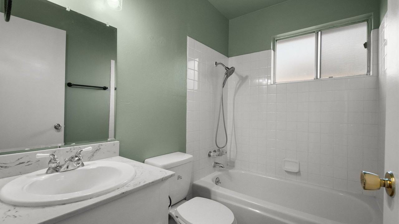 392 Begonia Blvd - Photo 6 of 13