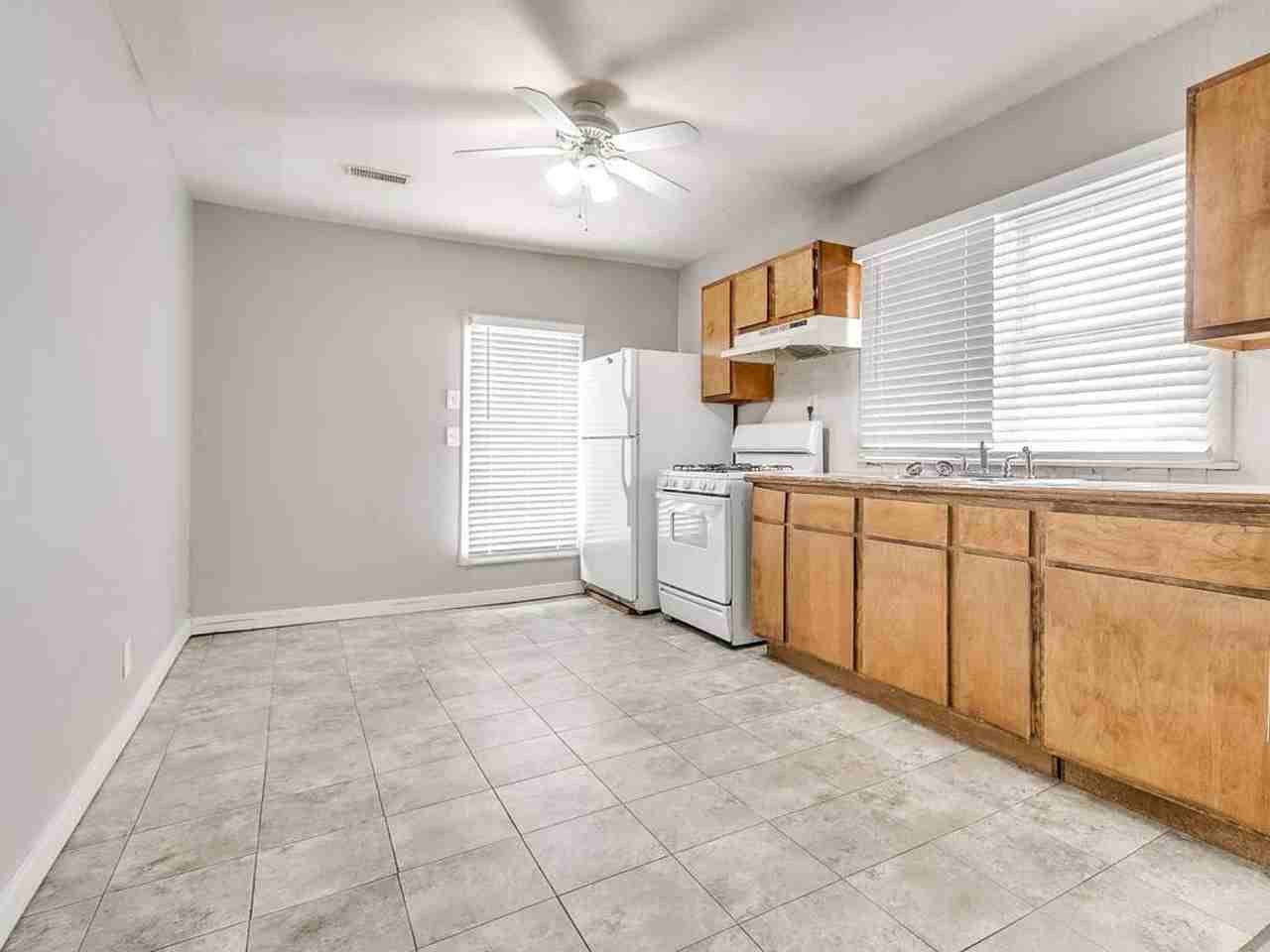 1144 N Mckinley Ave Uppr - Photo 5 of 29