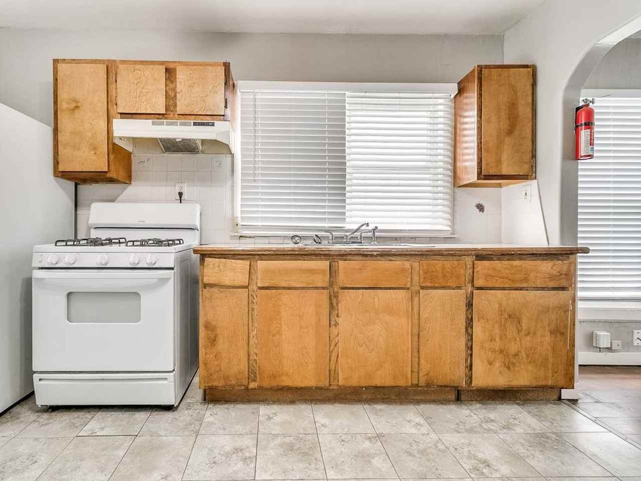 1144 N Mckinley Ave Uppr - Photo 6 of 29