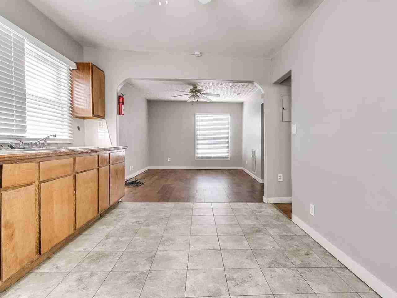 1144 N Mckinley Ave Uppr - Photo 7 of 29