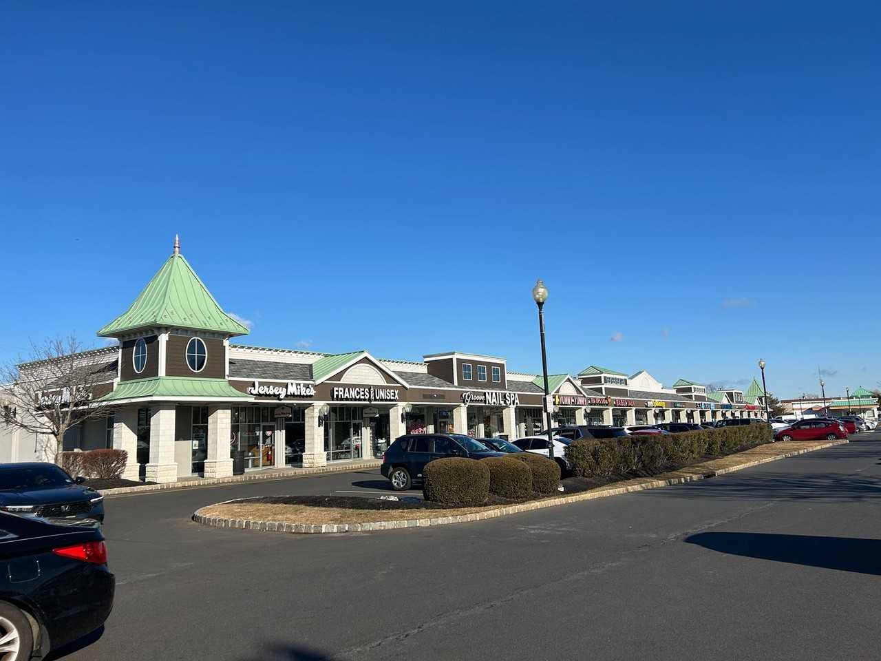 117 Oxonia Ave - Photo 3 of 9