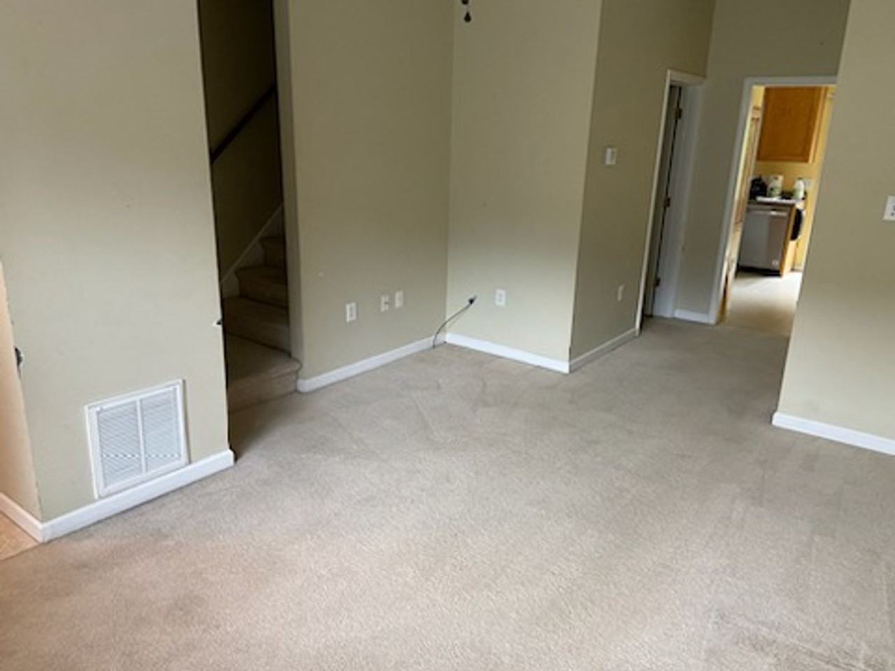 25 Beverly Ct - Photo 4 of 9