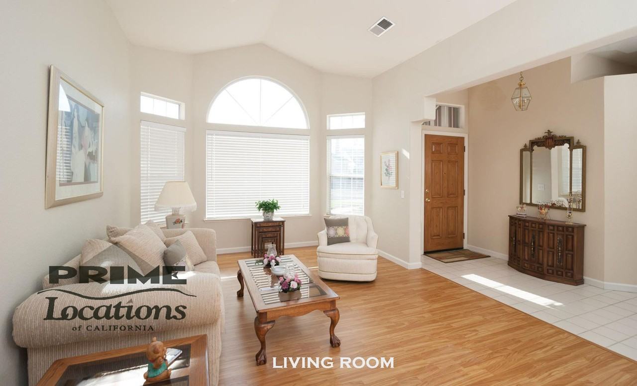 1057 S Bluff Dr - Photo 2 of 6