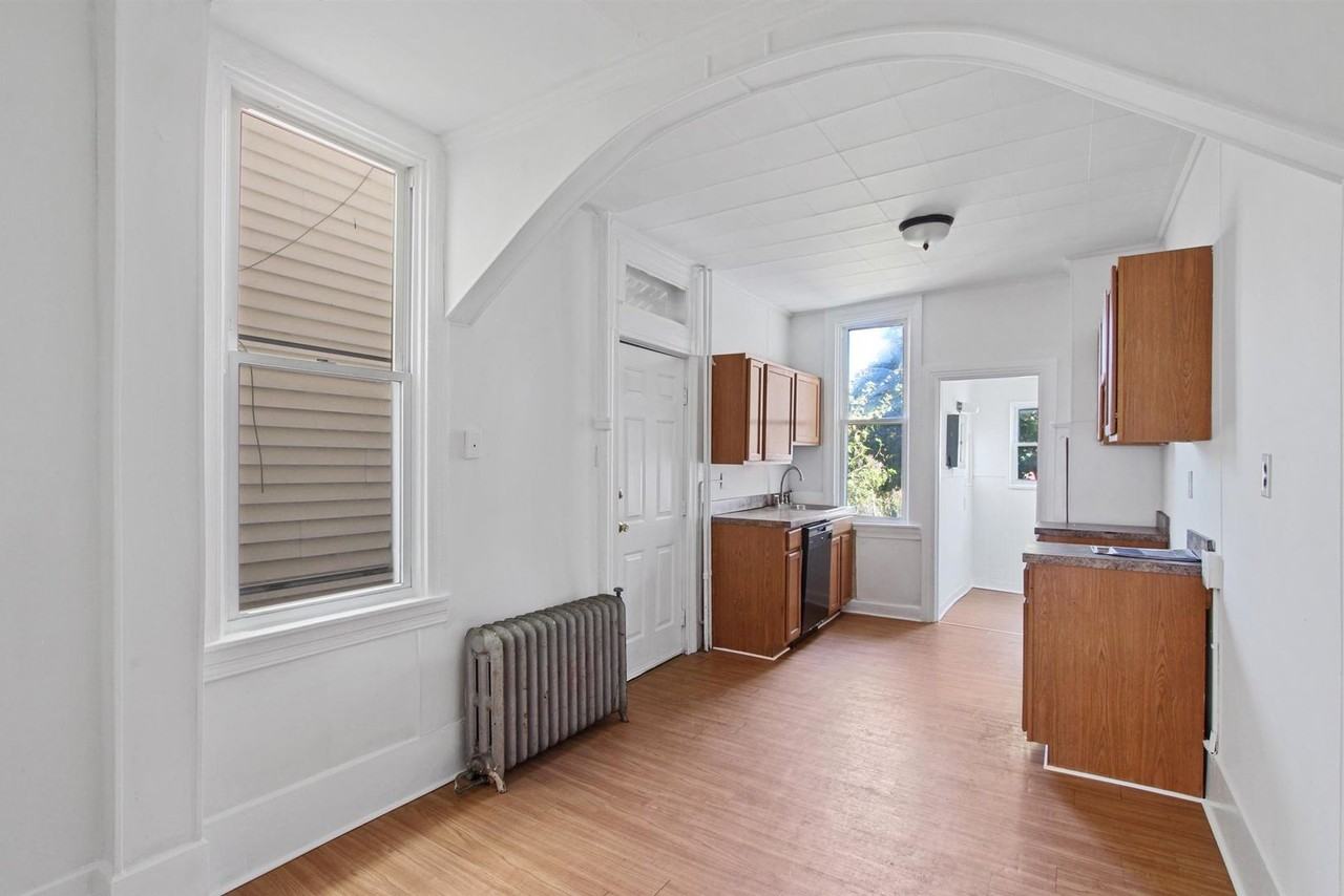 25 Columbia Ave - Photo 6 of 21