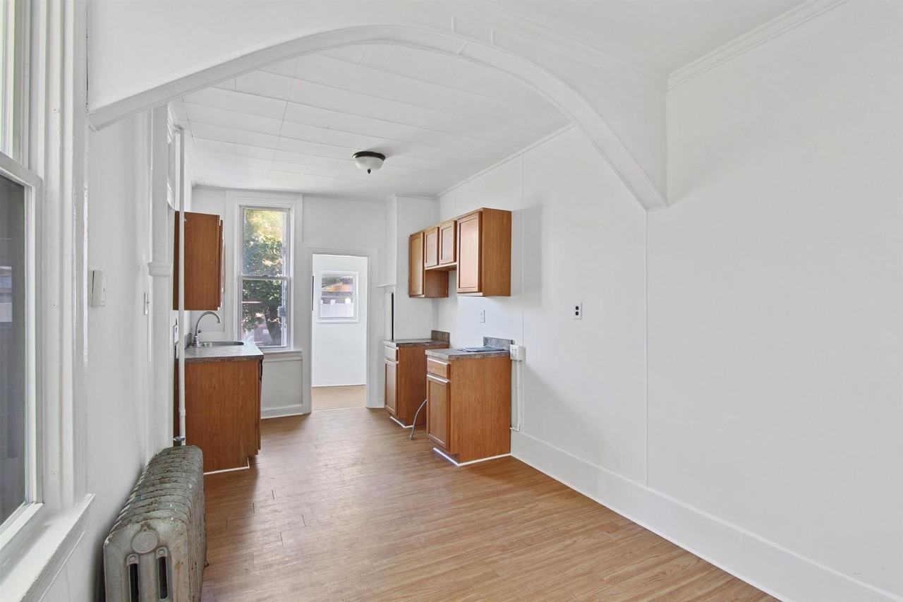 25 Columbia Ave - Photo 7 of 21