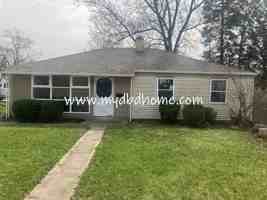 featured image of 401 W Pettit Ave