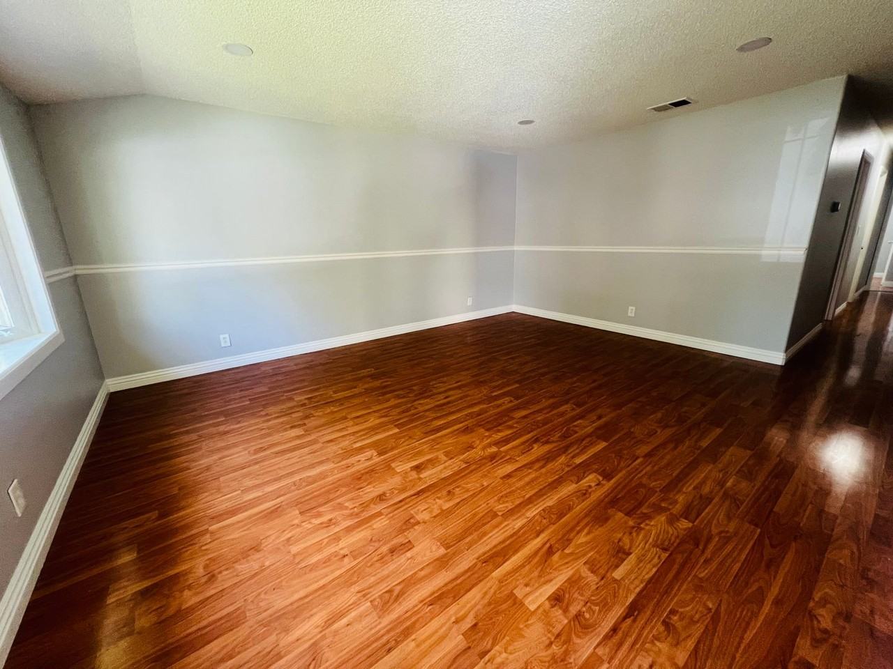 1445 Lexington Dr - Photo 2 of 13