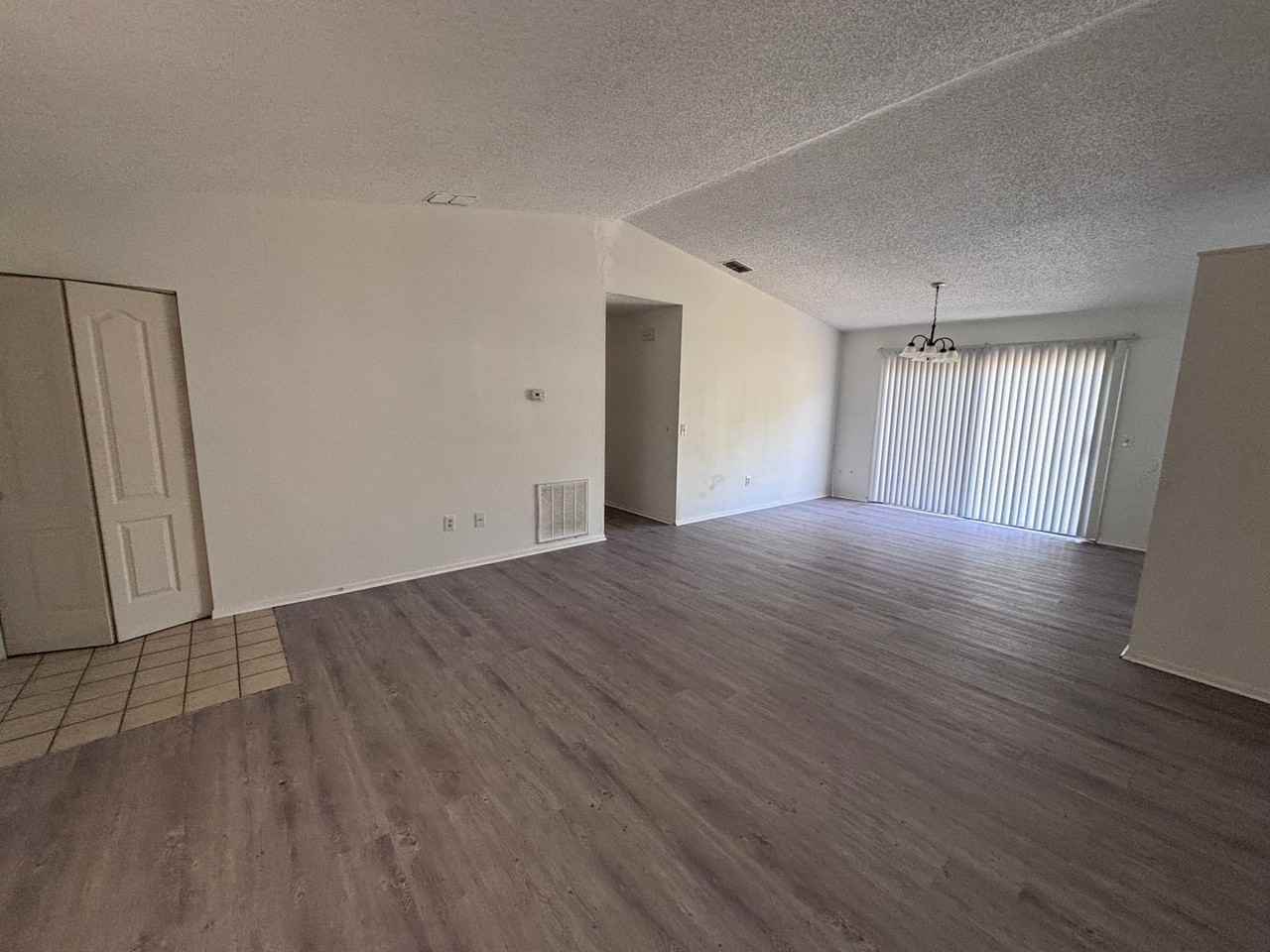 1028 Hickory Rd - Photo 3 of 13