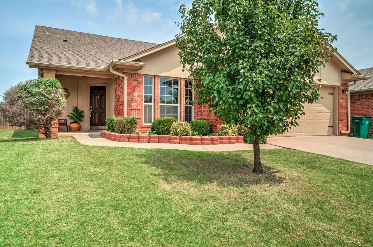 18112 Piedra Dr - Photo 2 of 31