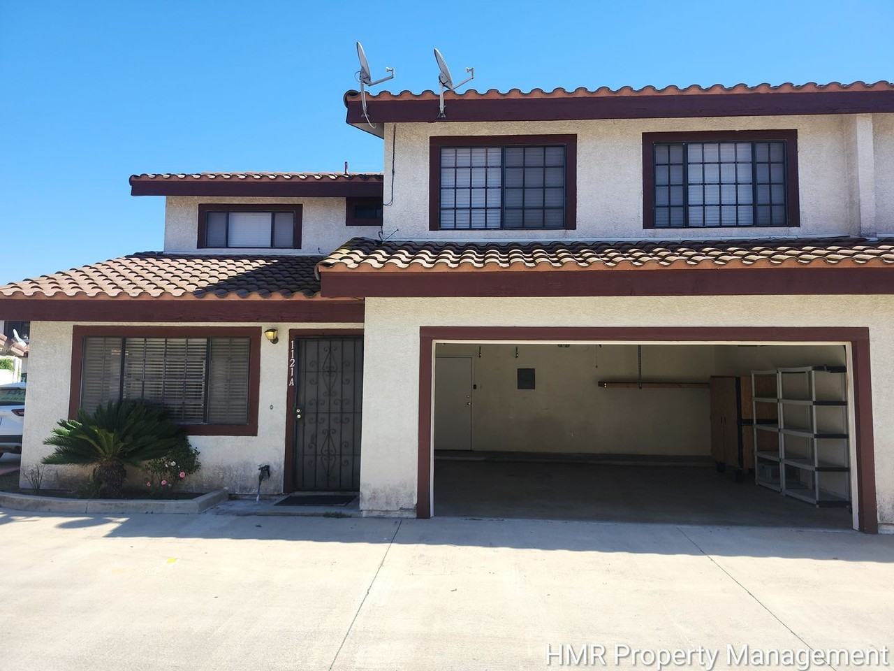 1121 E Grand Ave - Photo 3 of 26