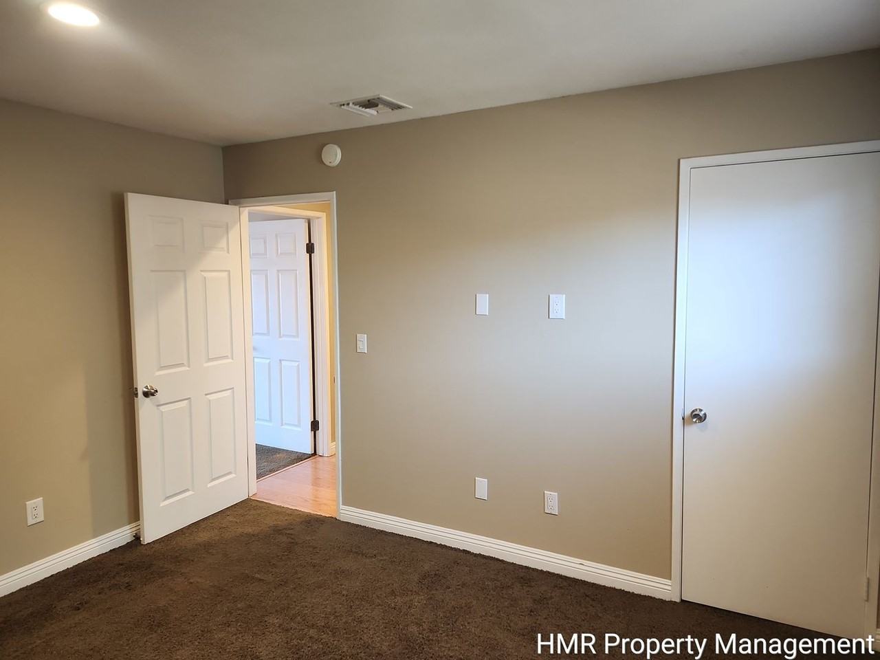 1121 E Grand Ave - Photo 7 of 26