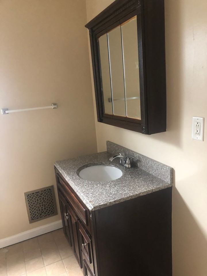 1711 N West St - Photo 4 of 10