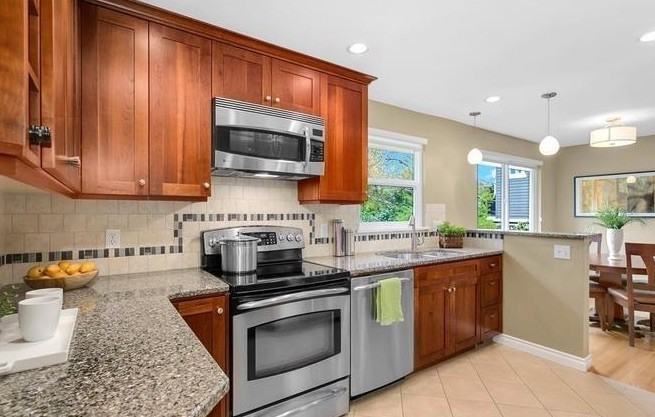 4531 49th Ave Ne - Photo 7 of 19