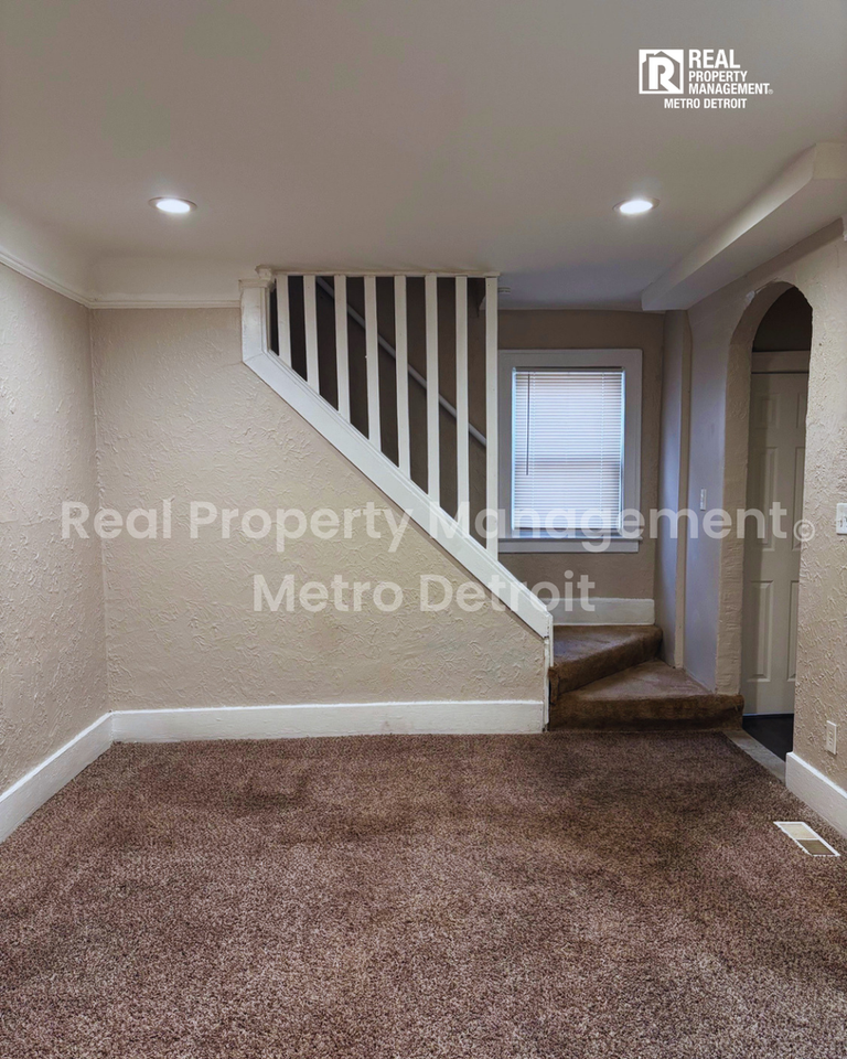 18928 Stoepel St - Photo 2 of 17