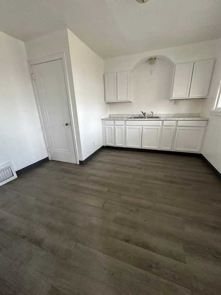 3305 Sunset Blvd - Photo 5 of 18