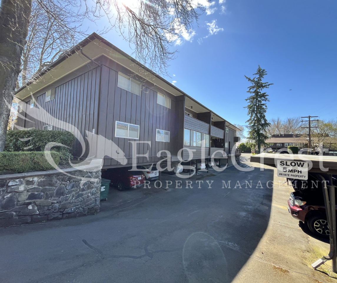 364 Catherine St #M1 - Photo 4 of 20