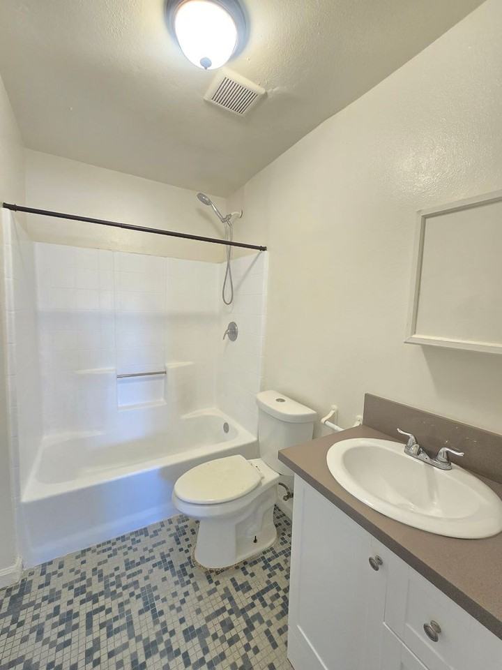 20912 83rd St #C - Photo 6 of 8