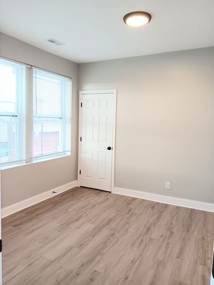 3721 Main St - Photo 3 of 13