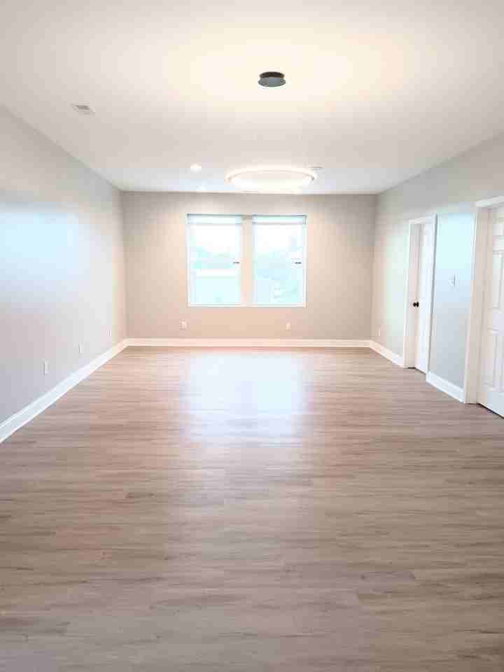 3721 Main St - Photo 4 of 13