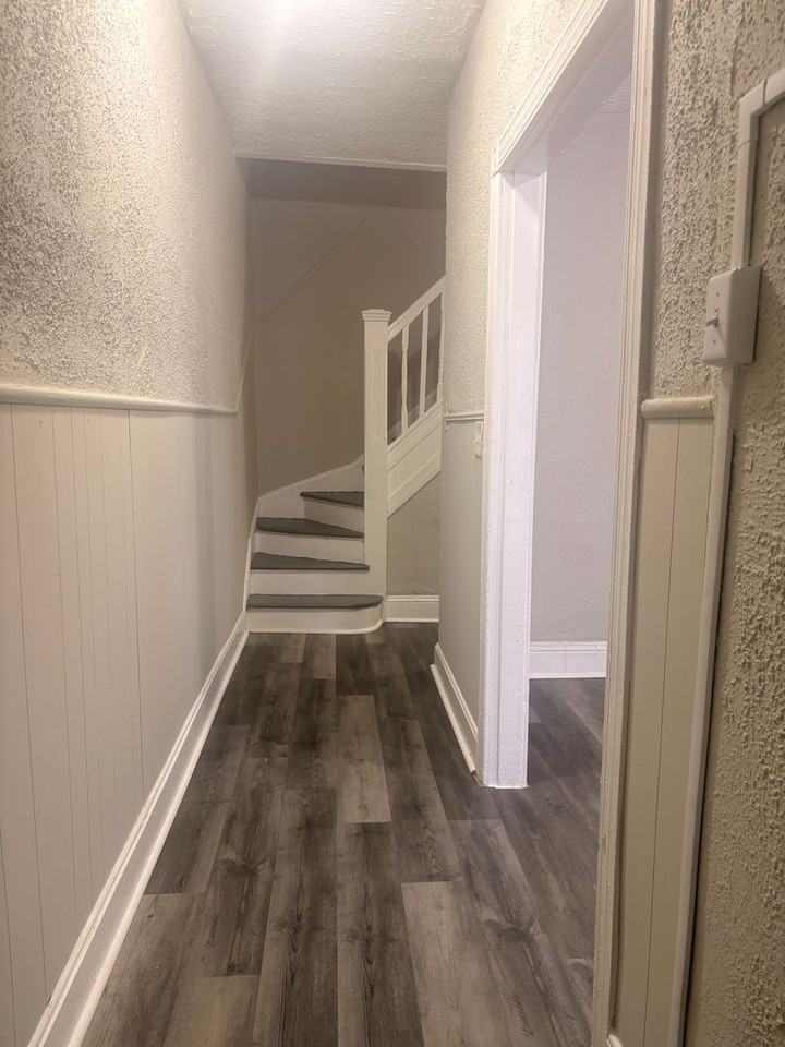 2311 E Lafayette Ave - Photo 2 of 14