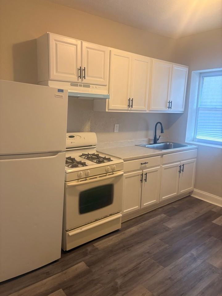 2311 E Lafayette Ave - Photo 6 of 14