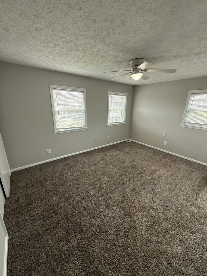 248 Medlock Rd - Photo 3 of 9