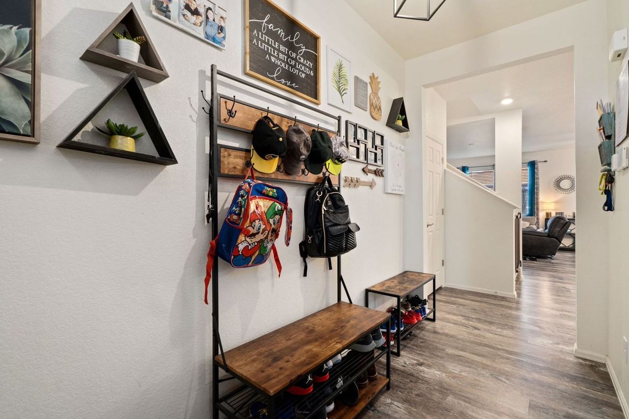 1809 Nightfall Dr - Photo 4 of 36