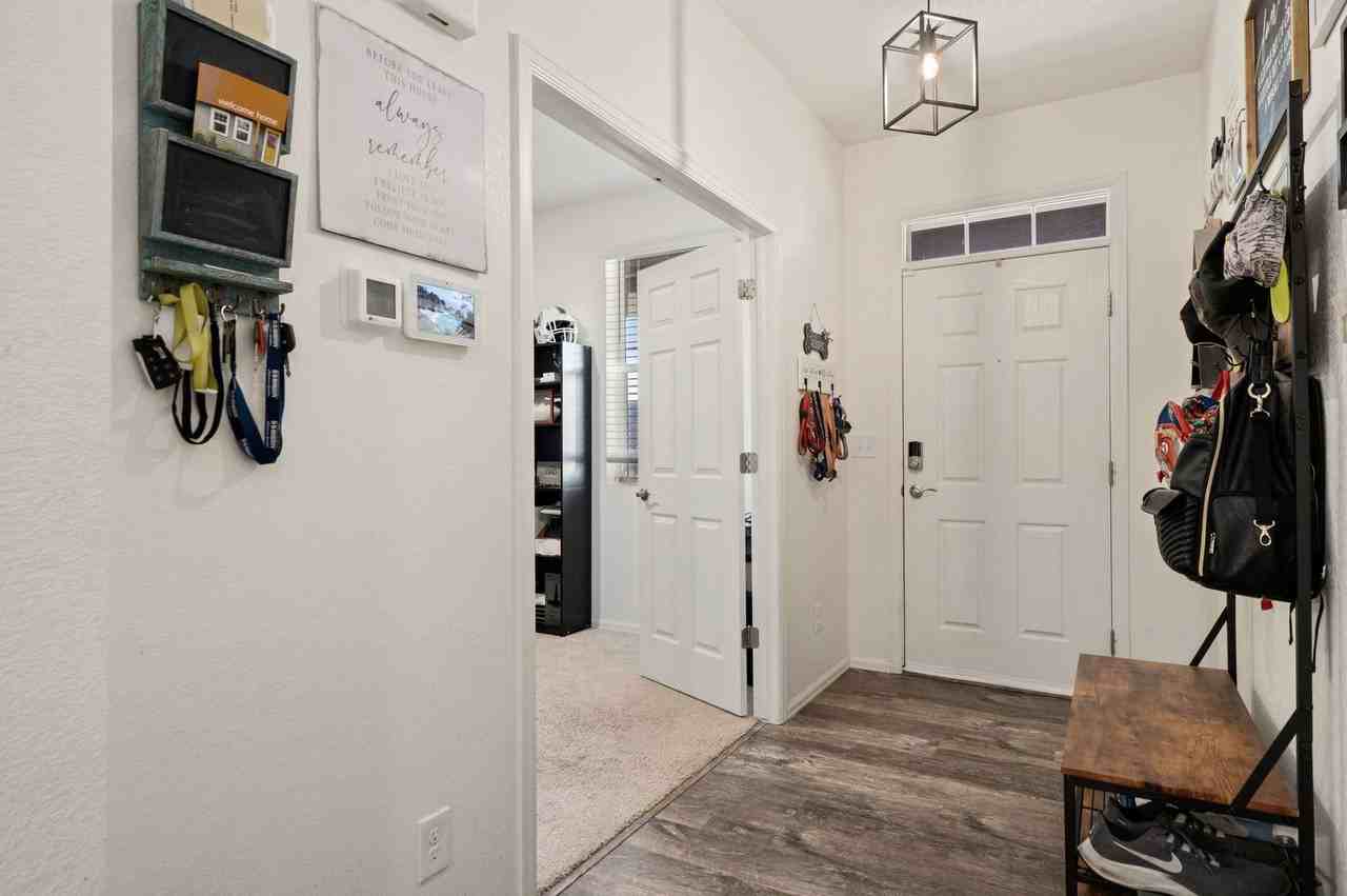 1809 Nightfall Dr - Photo 5 of 36