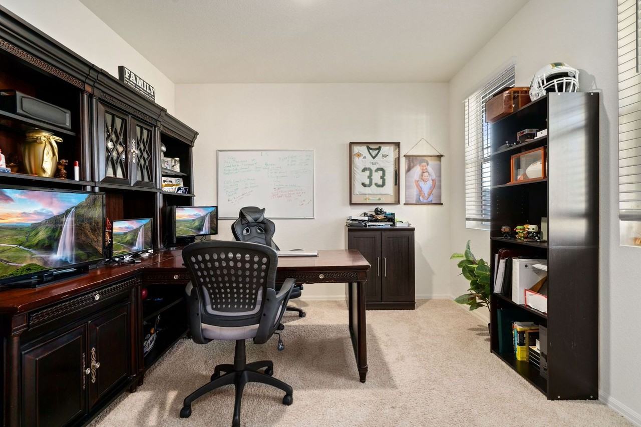 1809 Nightfall Dr - Photo 6 of 36