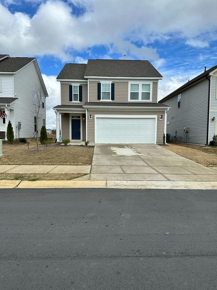 24 Blackthorn Ln - Photo 3 of 19