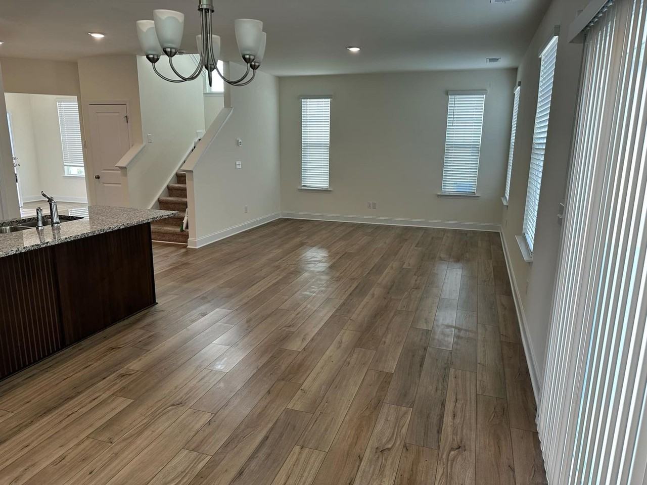 24 Blackthorn Ln - Photo 7 of 19