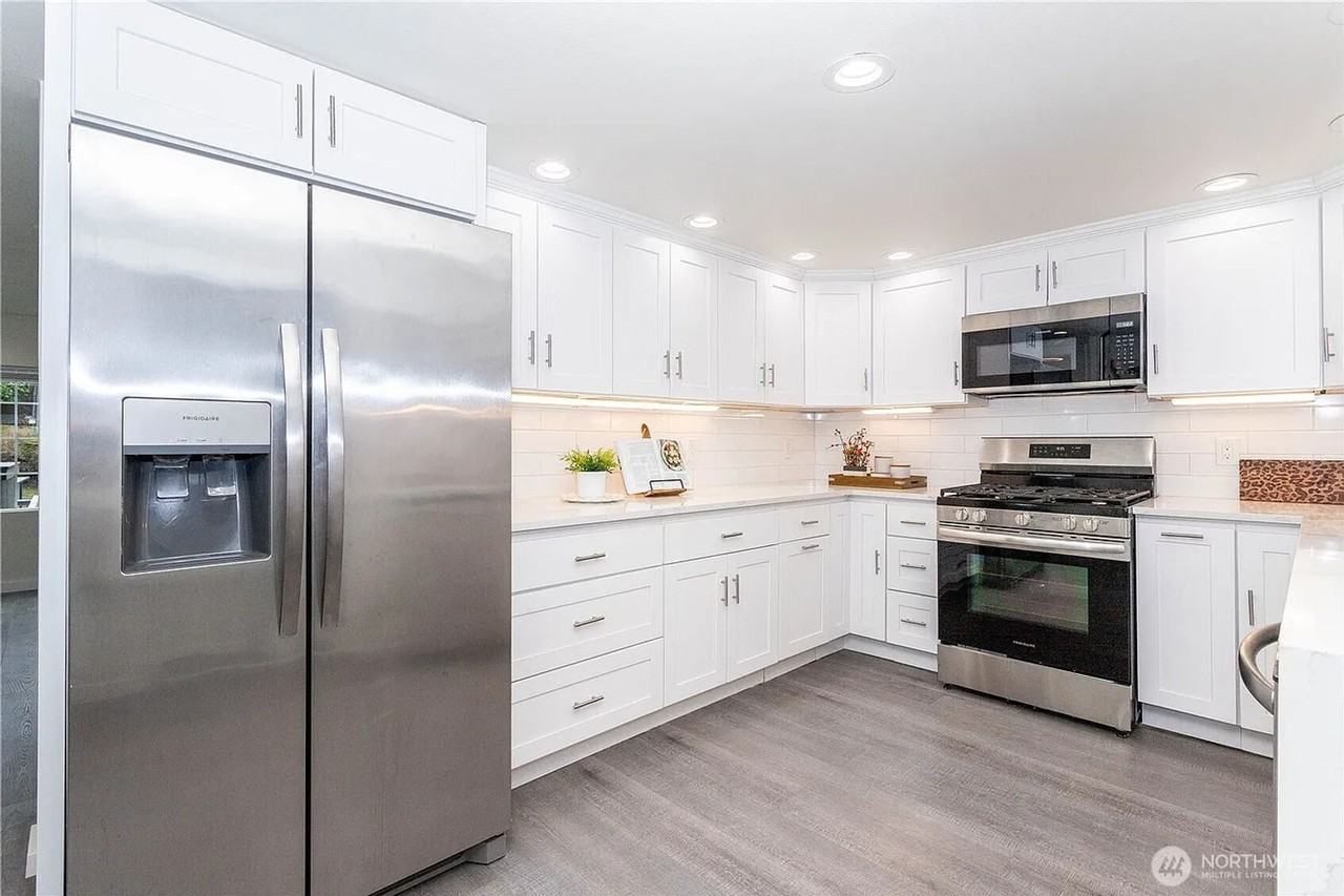 2644 Sw 112th St - Photo 7 of 36