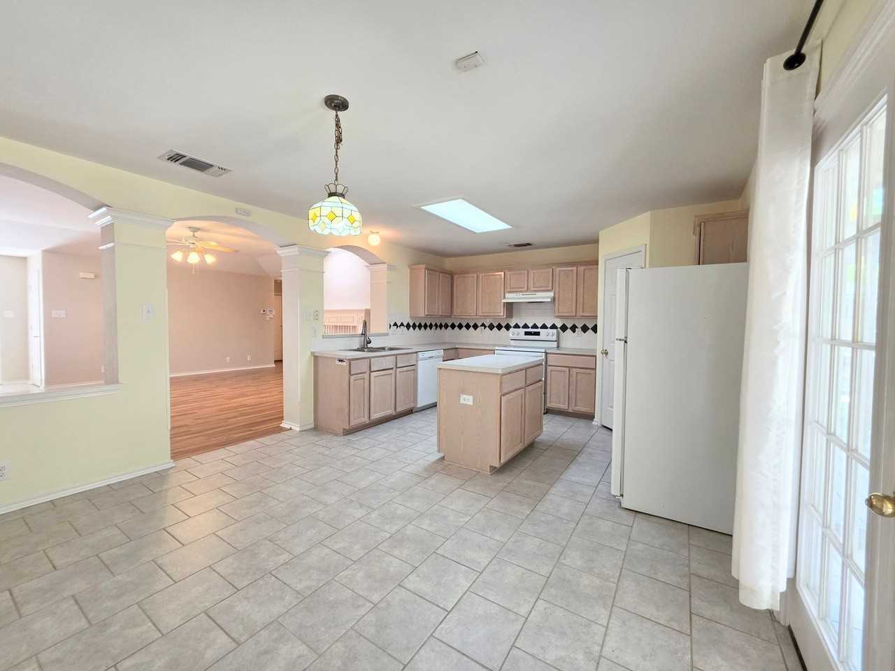 15418 Preston Pass Dr - Photo 5 of 18