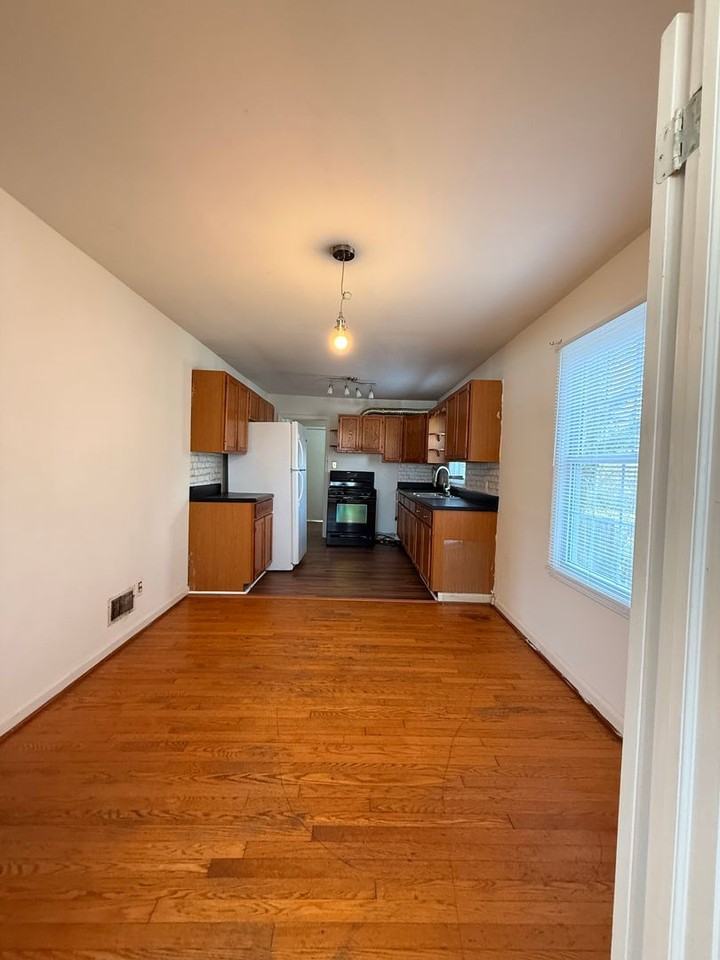 1218 Thornton St - Photo 4 of 7