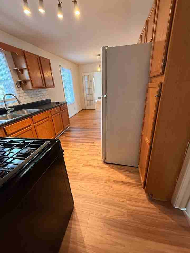 1218 Thornton St - Photo 5 of 7