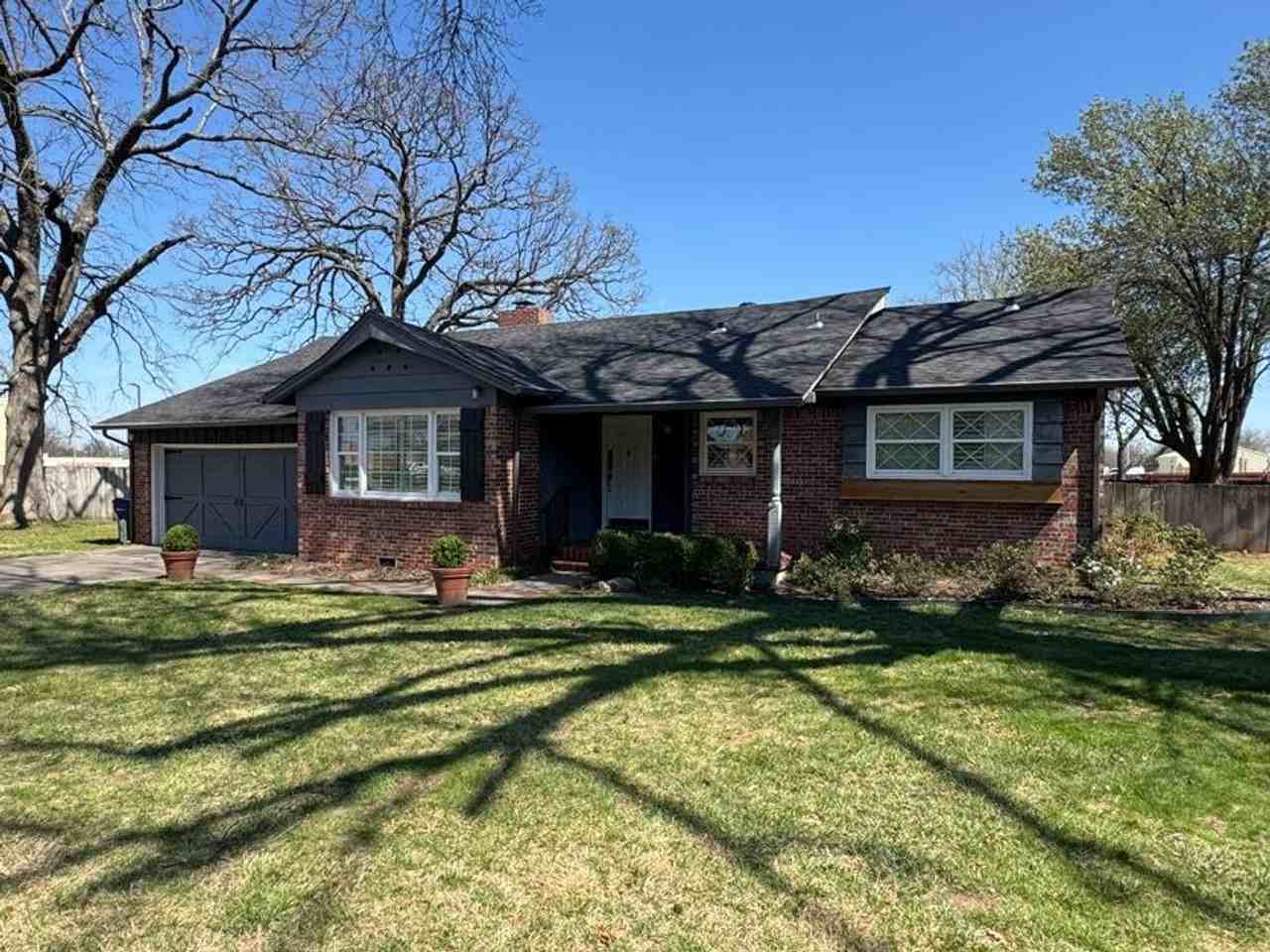 1505 S Mount Olive St - Photo 3 of 32