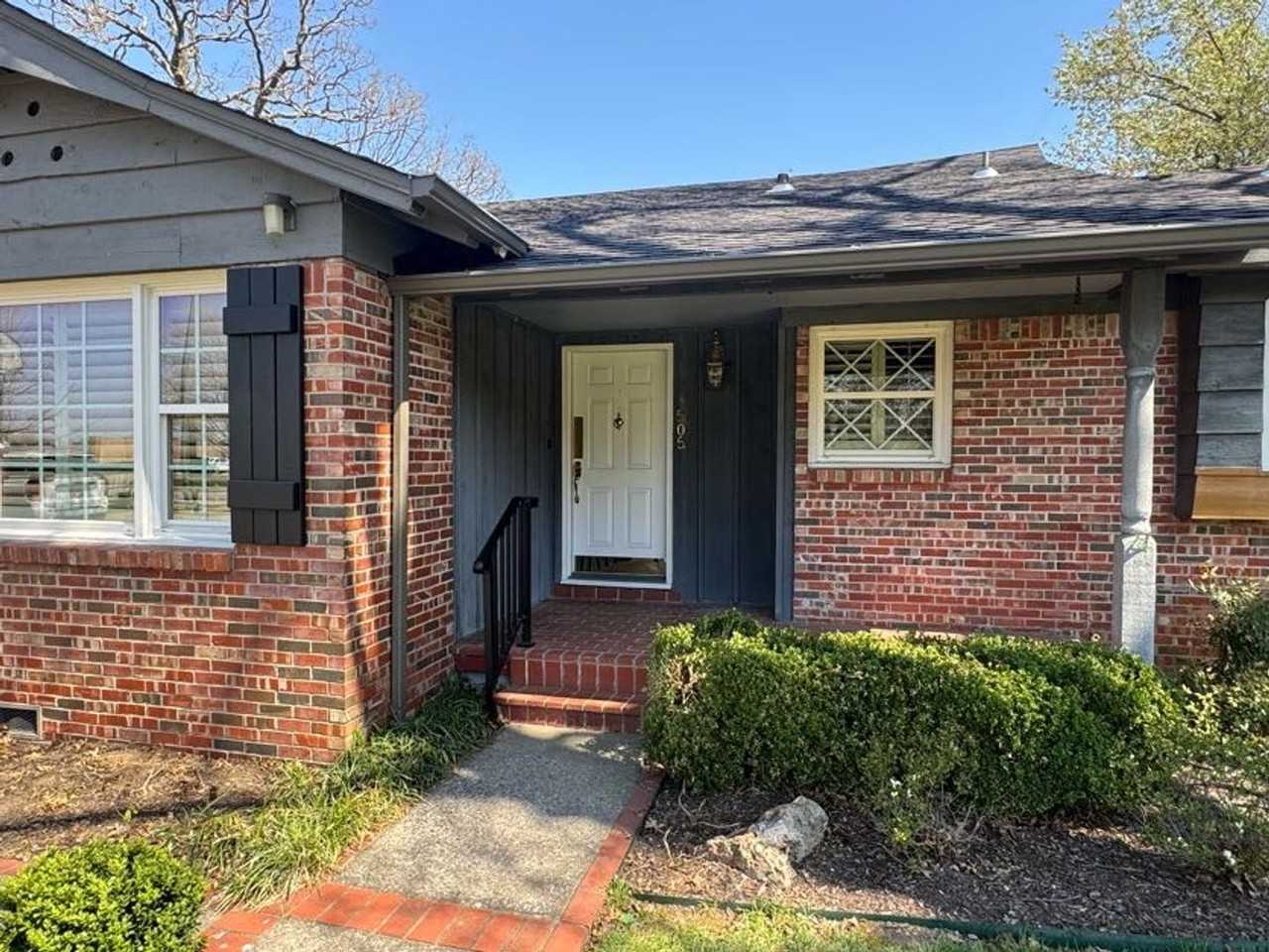 1505 S Mount Olive St - Photo 6 of 32