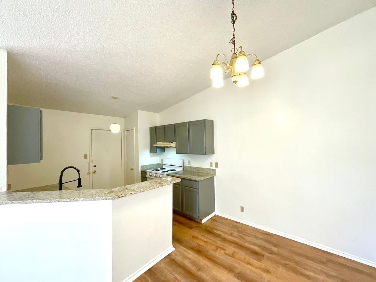 5619 Lochmoor - Photo 7 of 18