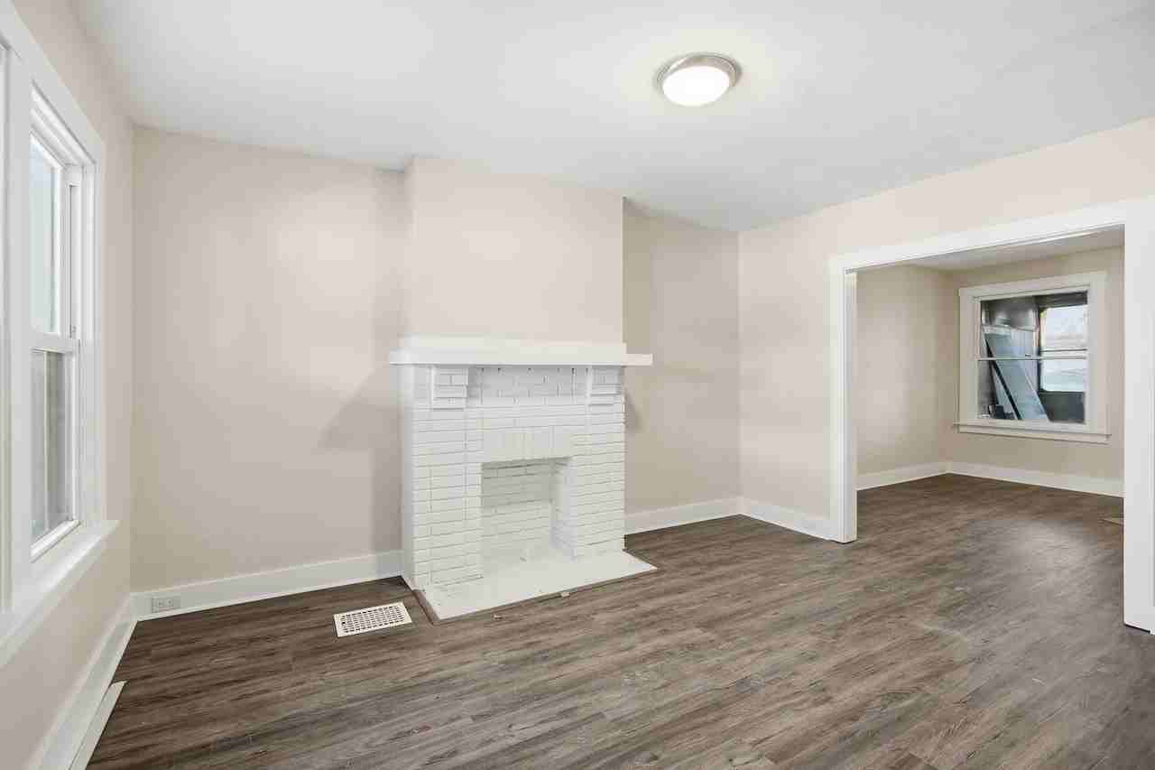 1723 Nevada St - Photo 2 of 18