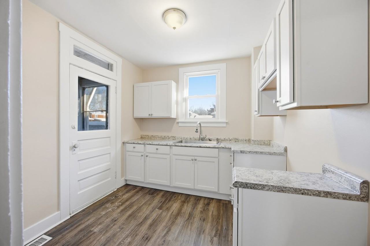 1723 Nevada St - Photo 3 of 18