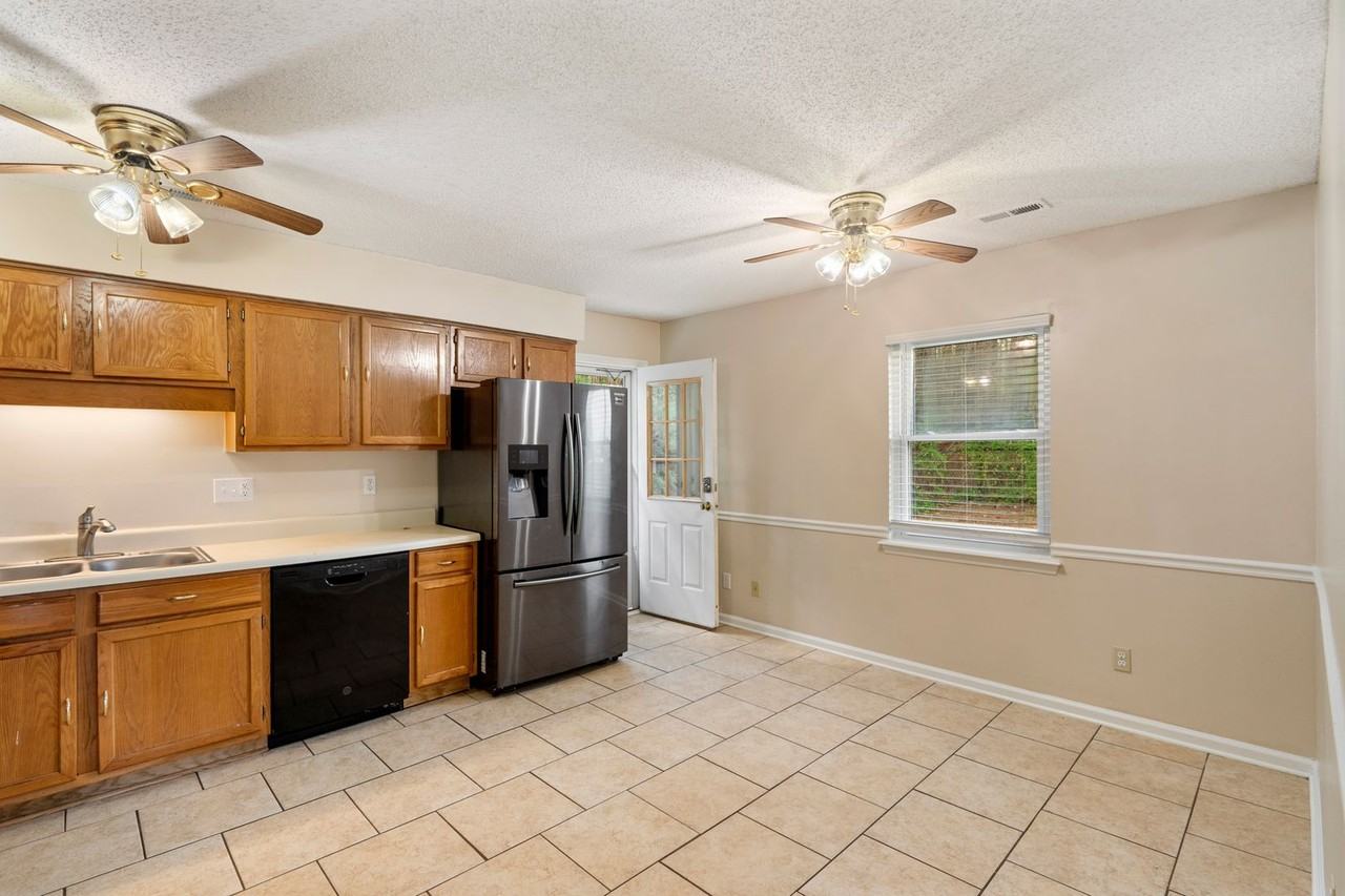 8 Pedder Ct - Photo 7 of 20