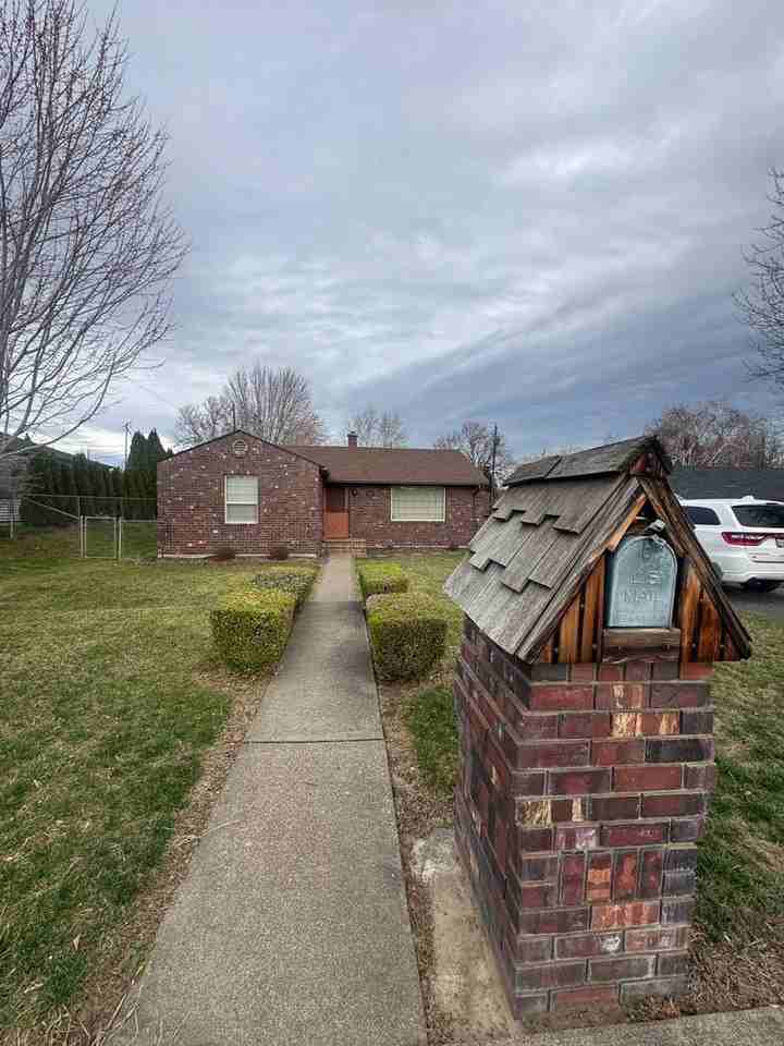 111 N 53rd Ave - Photo 2 of 22