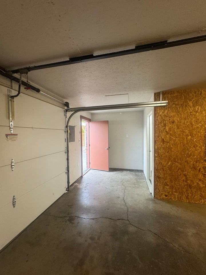 111 N 53rd Ave - Photo 6 of 22