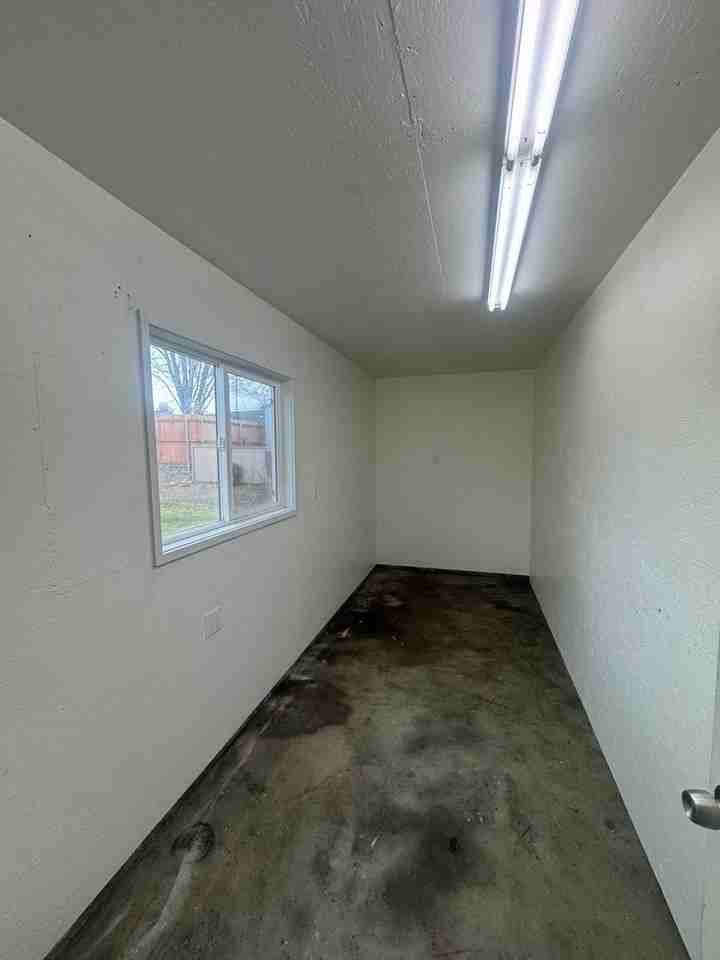 111 N 53rd Ave - Photo 7 of 22